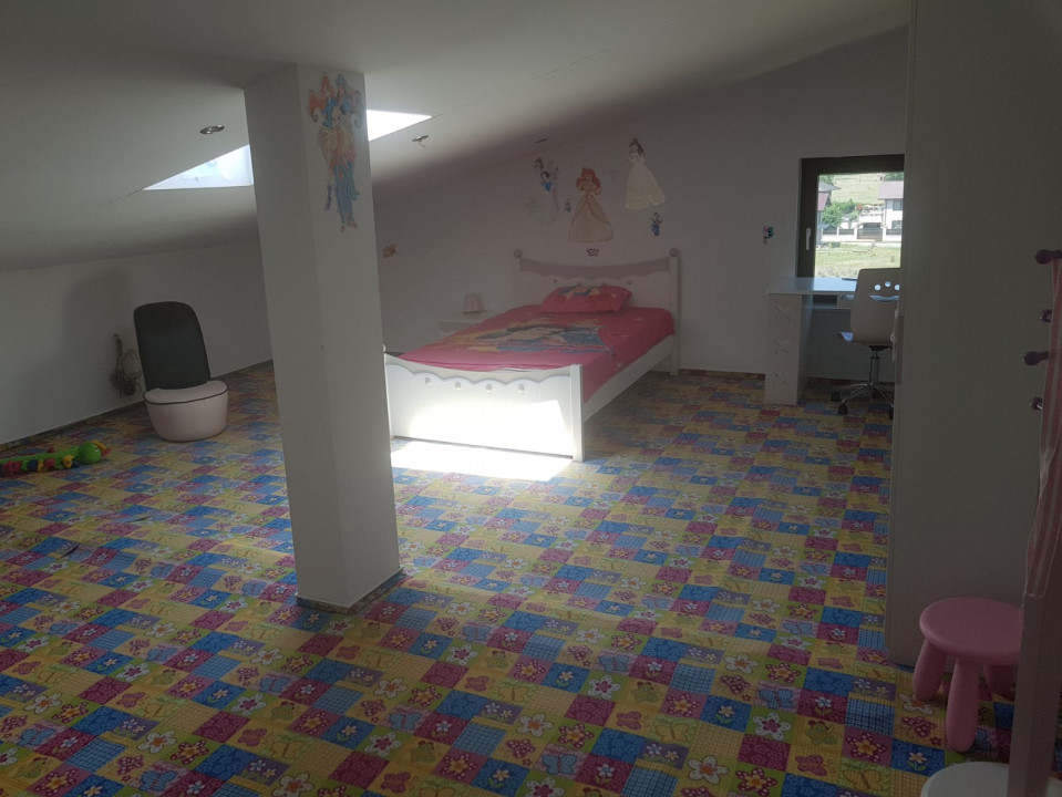  OCAZIE, VAND VILA  DE LUX 860 MP UTILI SI 1230 MP TEREN LANGA LACUL CERNICA 