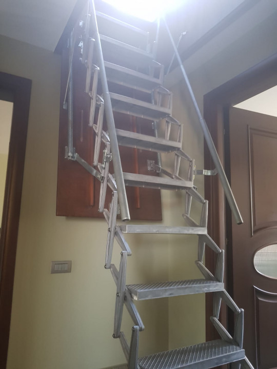  OCAZIE, VAND VILA  DE LUX 860 MP UTILI SI 1230 MP TEREN LANGA LACUL CERNICA 