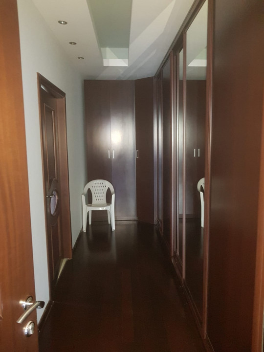  OCAZIE, VAND VILA  DE LUX 860 MP UTILI SI 1230 MP TEREN LANGA LACUL CERNICA 