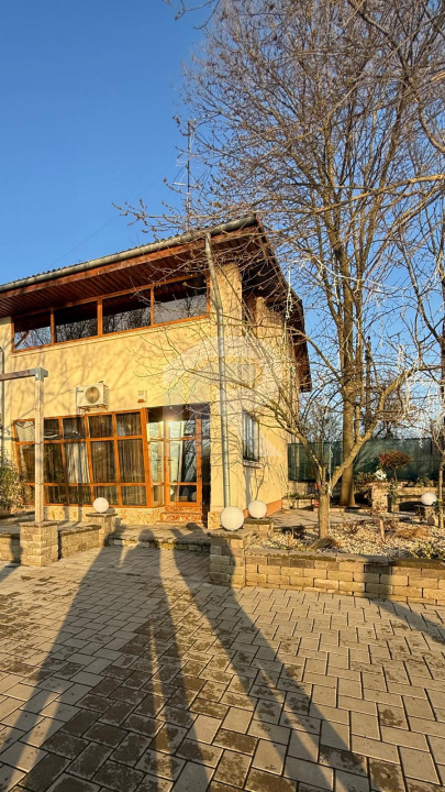 SE VINDE VILA CU DESCHIDERE LA LACUL SNAGOV LA CEL MAI MIC PRET