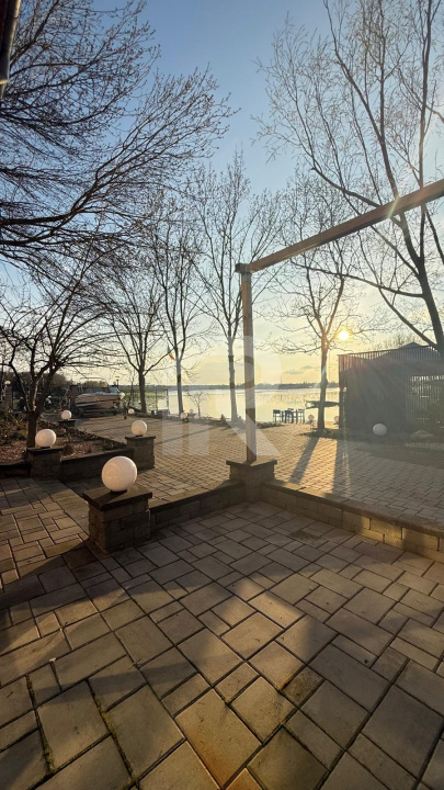 SE VINDE VILA CU DESCHIDERE LA LACUL SNAGOV LA CEL MAI MIC PRET