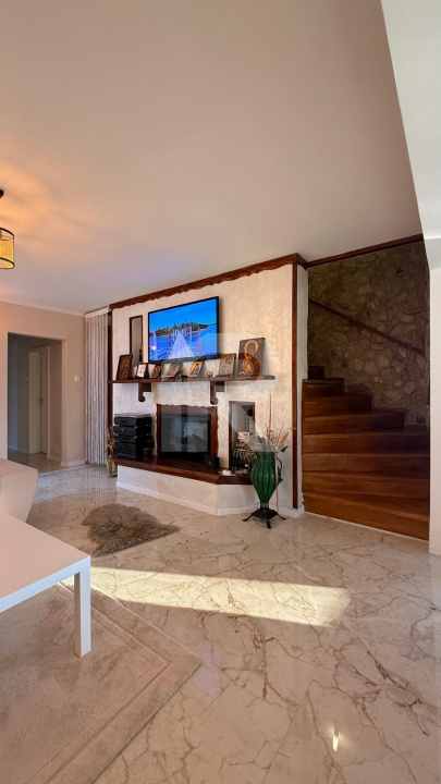 SE VINDE VILA CU DESCHIDERE LA LACUL SNAGOV LA CEL MAI MIC PRET