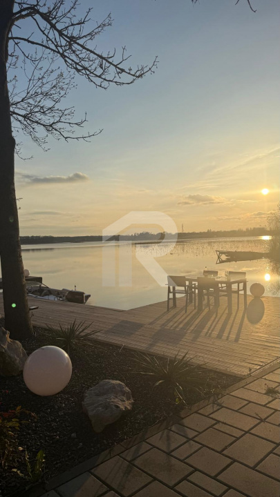 SE VINDE VILA CU DESCHIDERE LA LACUL SNAGOV LA CEL MAI MIC PRET