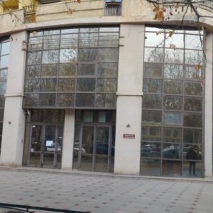 Vând Spațiu pe bd. Unirii stradal, spatiu pretabil club, bar sau clinica