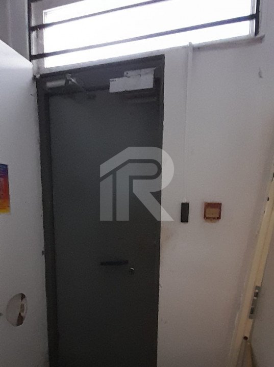 Vând Spațiu pe bd. Unirii stradal, spatiu pretabil club, bar sau clinica