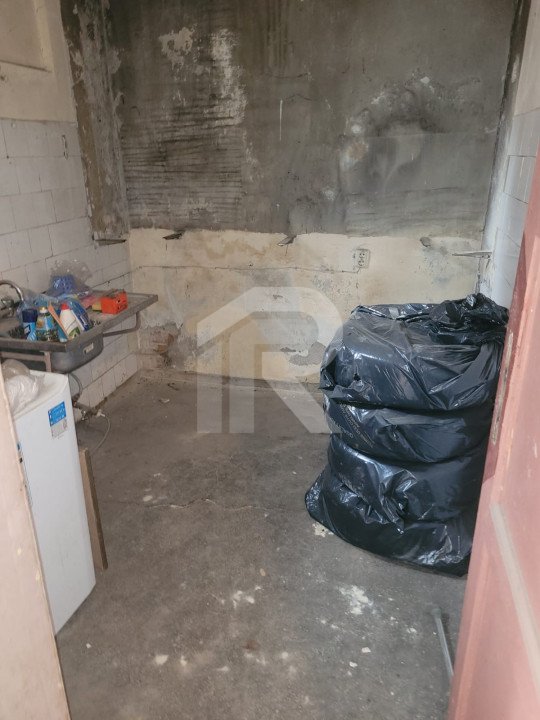 Casă centrală, singur curte - Cosbuc, Casa Poporului, Parcul Carol, 468 mp