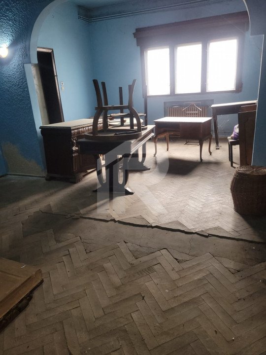 Casă centrală, singur curte - Cosbuc, Casa Poporului, Parcul Carol, 468 mp
