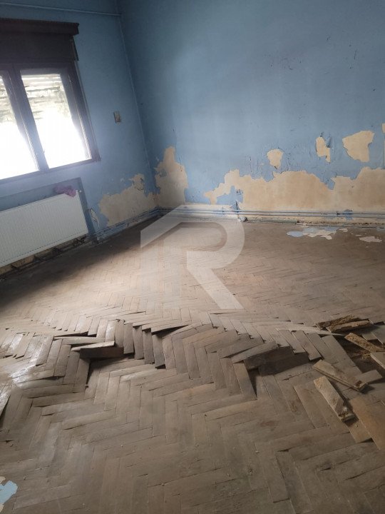Casă centrală, singur curte - Cosbuc, Casa Poporului, Parcul Carol, 468 mp