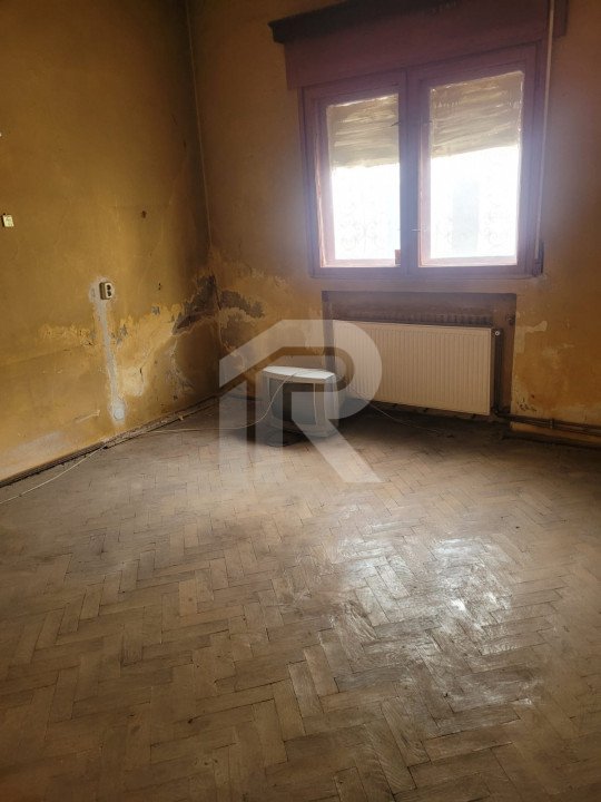 Casă centrală, singur curte - Cosbuc, Casa Poporului, Parcul Carol, 468 mp