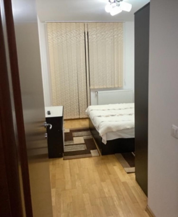 Vand apartament 2 camere decomandat, Sinaia, langa Hotel  Mara, OCAZIE