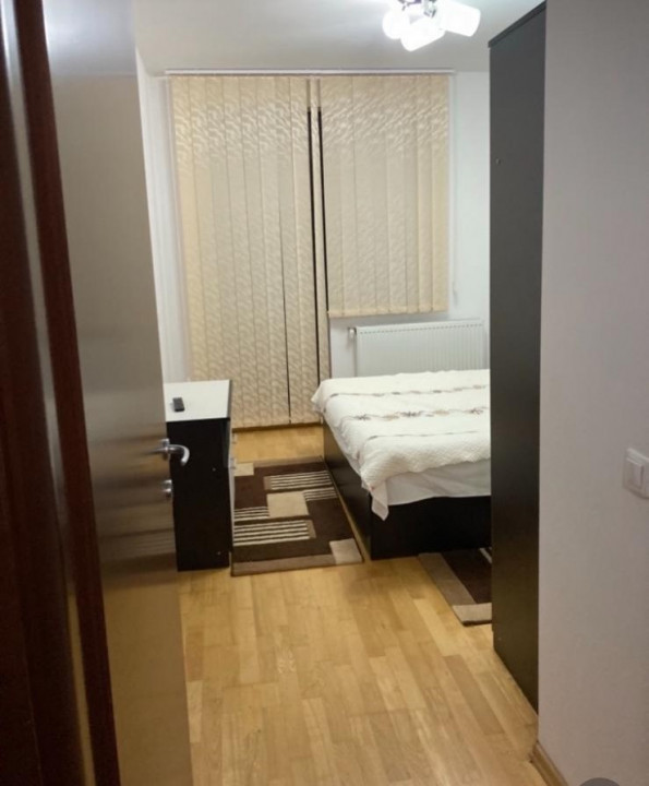 Vand apartament 2 camere decomandat, Sinaia, langa Hotel  Mara, OCAZIE
