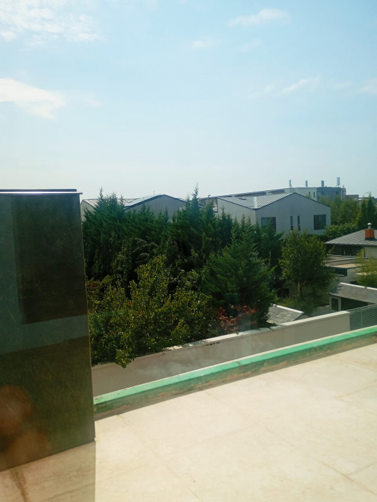 Vila Tunari str. Paris, 5 camere, curte 300  mp, 400 mp construiti