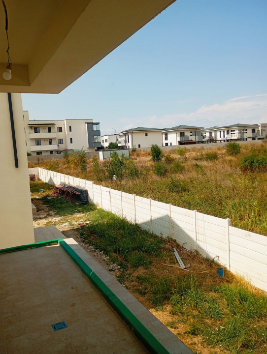 Vila Tunari str. Paris, 5 camere, curte 300  mp, 400 mp construiti