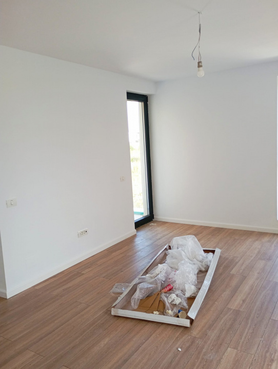 Vila Tunari str. Paris, 5 camere, curte 300  mp, 400 mp construiti