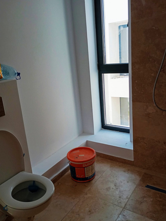 Vila Tunari str. Paris, 5 camere, curte 300  mp, 400 mp construiti