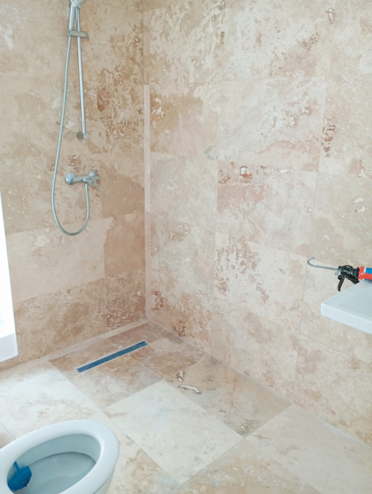 Vila Tunari str. Paris, 5 camere, curte 300  mp, 400 mp construiti