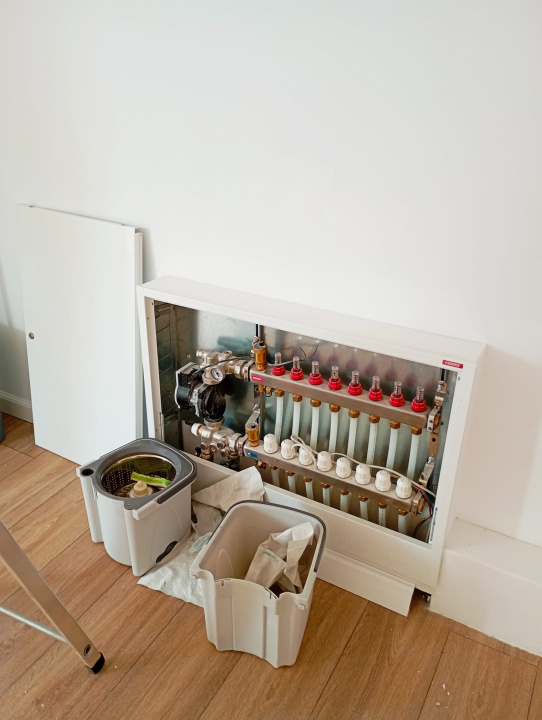 Vila Tunari str. Paris, 5 camere, curte 300  mp, 400 mp construiti