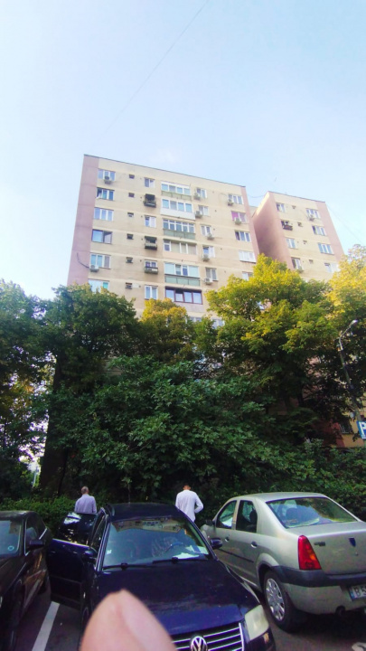 De vanzare, CEL MAI BUN PRET, 3 camere Dr Taberei , de renovat Preț: 92500€