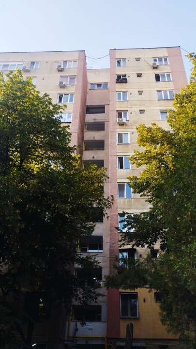 De vanzare, CEL MAI BUN PRET, 3 camere Dr Taberei , de renovat Preț: 92500€