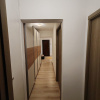 Apartament 4 camere, 2 bai. Blocul este din 1986 parter strada Soldat Croitoru V