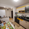Apartament 4 camere, 2 bai. Blocul este din 1986 parter strada Soldat Croitoru V
