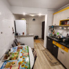 Apartament 4 camere, 2 bai. Blocul este din 1986 parter strada Soldat Croitoru V