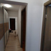 Apartament 4 camere, 2 bai. Blocul este din 1986 parter strada Soldat Croitoru V