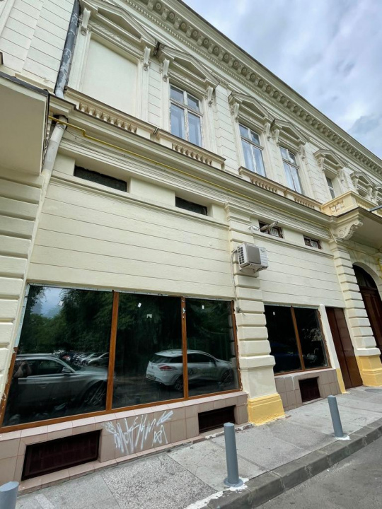  Imobil istoric de vânzare în Centrul Vechi, București