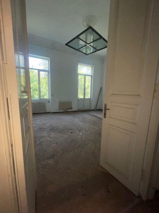  Imobil istoric de vânzare în Centrul Vechi, București