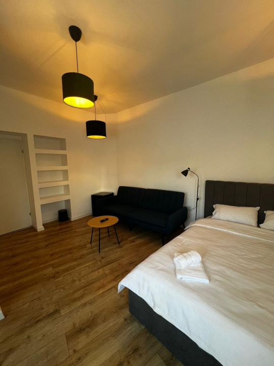 Vanzare vila 5 camere in zona Mariott. Inchiriata cu 1800 de euro lunar.