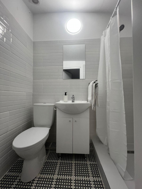 Vanzare vila 5 camere in zona Mariott. Inchiriata cu 1800 de euro lunar.