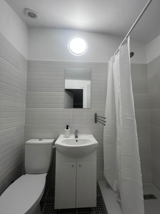 Vanzare vila 5 camere in zona Mariott. Inchiriata cu 1800 de euro lunar.