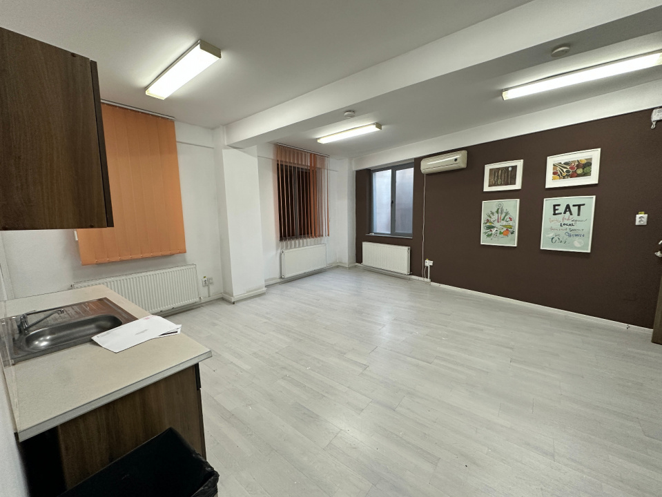 Vă propunem spre vânzare o clădire de birouri situată în zona Cotroceni