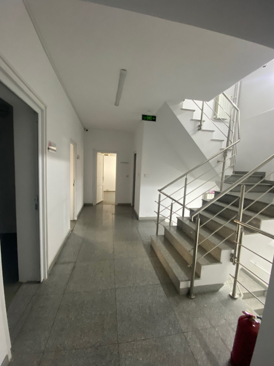 Vă propunem spre vânzare o clădire de birouri situată în zona Cotroceni