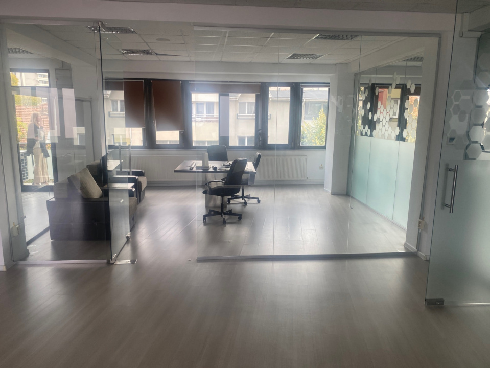 Vă propunem spre vânzare o clădire de birouri situată în Cotroceni