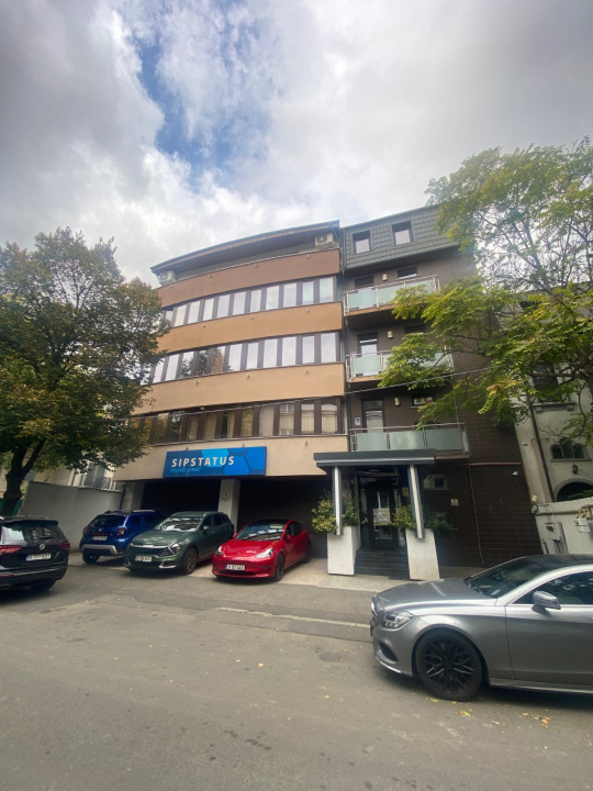 Vă propunem spre vânzare o clădire de birouri situată în Cotroceni