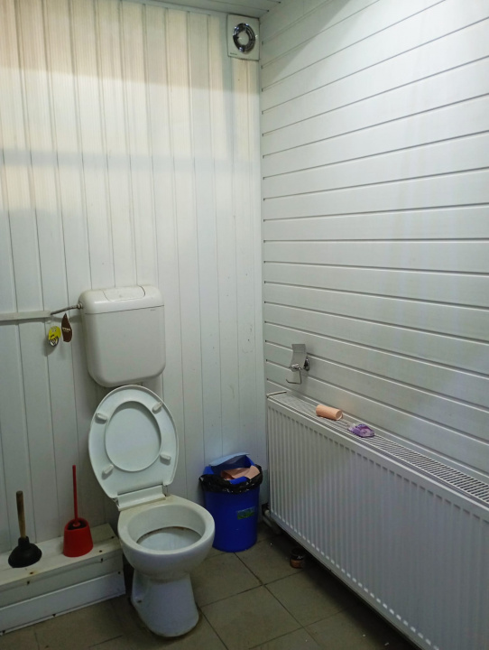 Inchiriez SERVICE AUTO  UTILAT ALEEA FIZICIENILOR CEL MAI BUN PRET