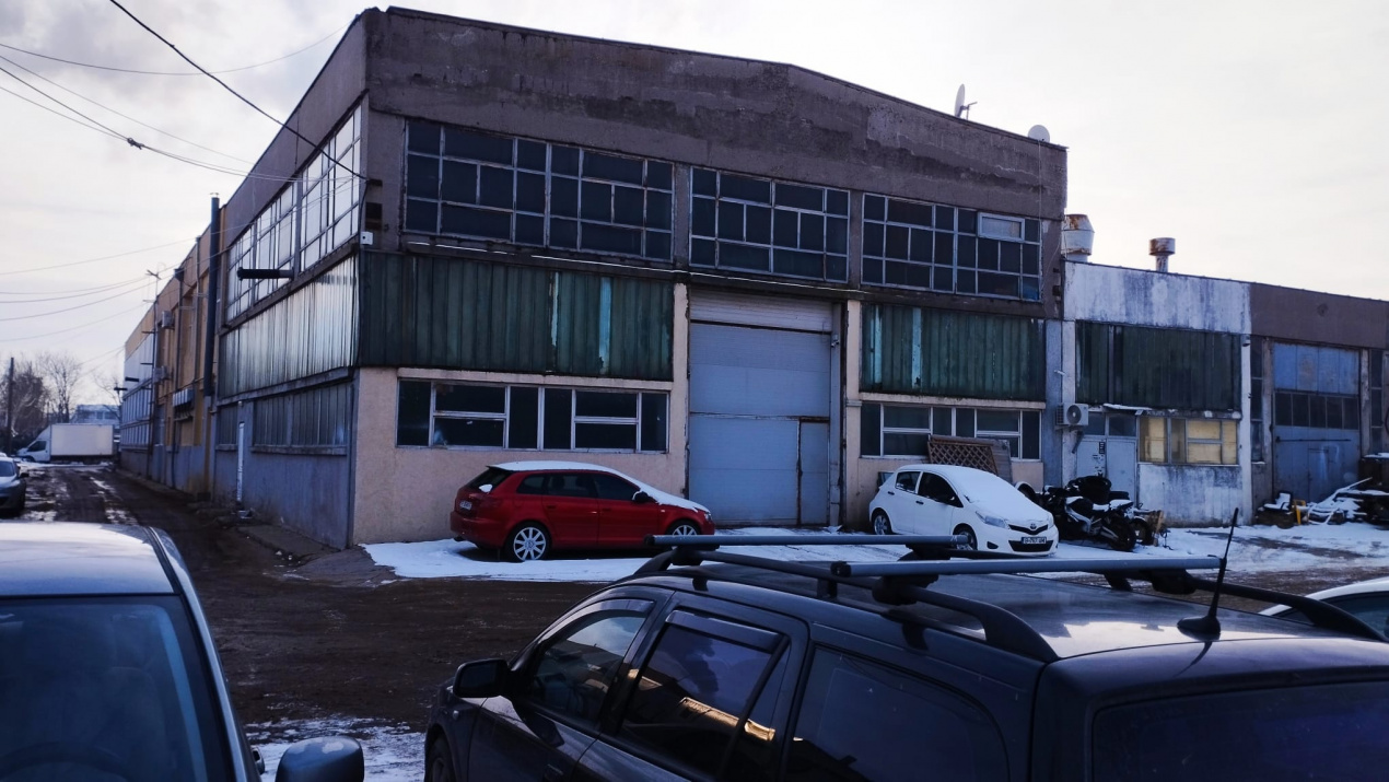 Inchiriez SERVICE AUTO  UTILAT ALEEA FIZICIENILOR CEL MAI BUN PRET