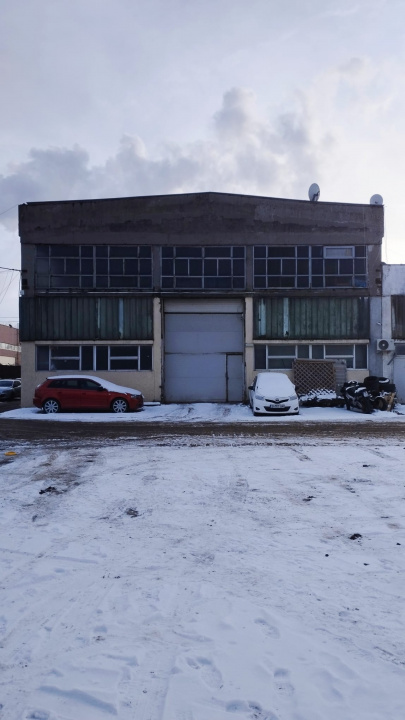 Inchiriez SERVICE AUTO  UTILAT ALEEA FIZICIENILOR CEL MAI BUN PRET