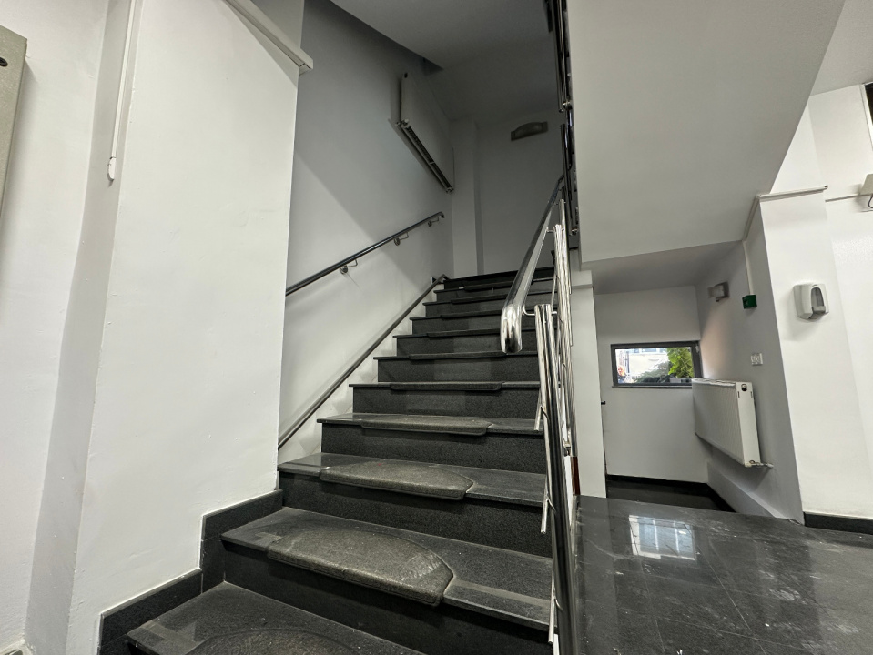 Vă propunem spre inchiriere clădire de birouri situată în Cotroceni