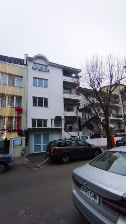 Vă propunem spre inchiriere clădire de birouri situată în zona Cotroceni