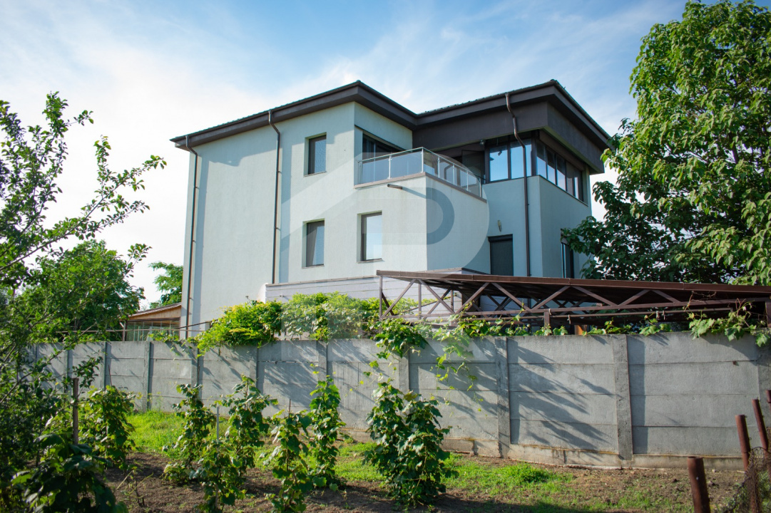 VILA Darza  -350 mp utili \ 700 mp teren\ 6 camere\4 bai - 280000 E negociabil