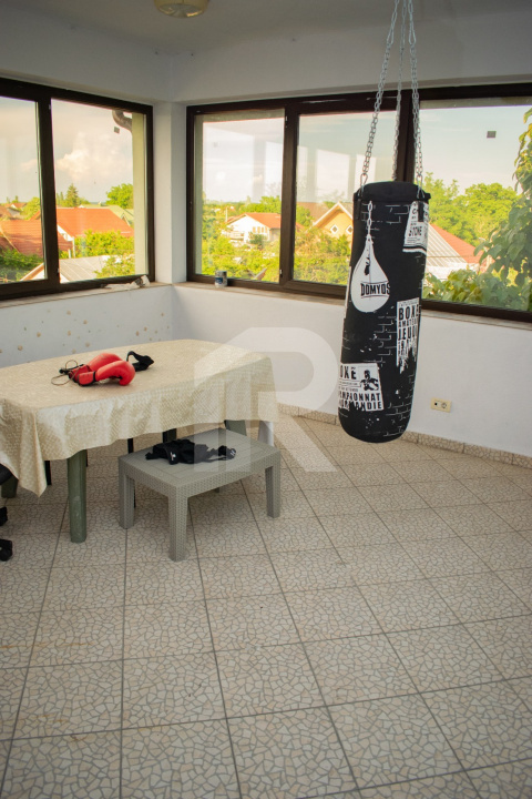 VILA Darza  -350 mp utili \ 700 mp teren\ 6 camere\4 bai - 280000 E negociabil