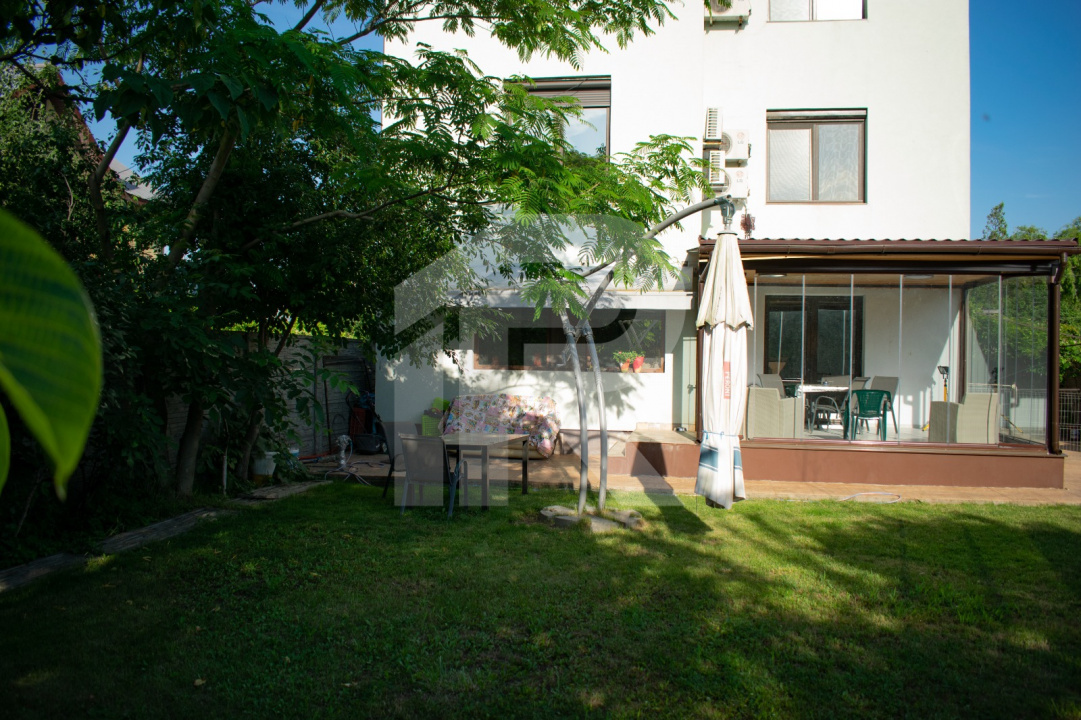 VILA Darza  -350 mp utili \ 700 mp teren\ 6 camere\4 bai - 280000 E negociabil