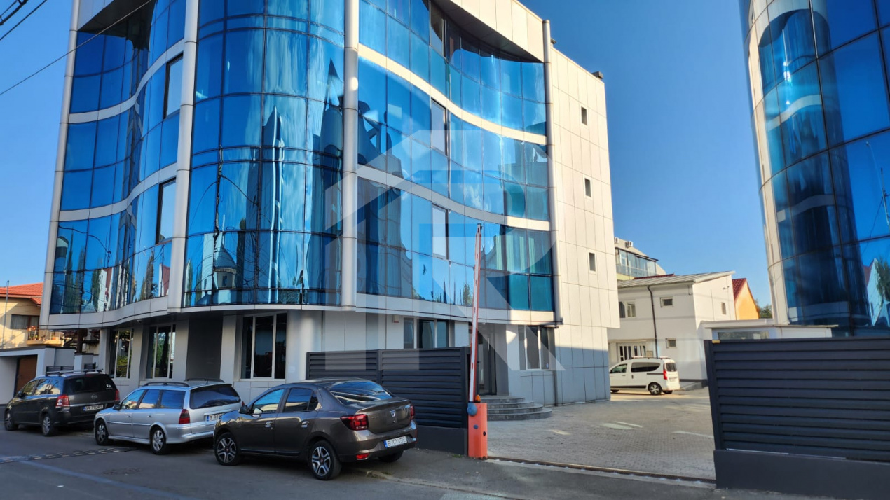 Spațiu premium birouri sau clinică, 2 corpuri, 12 parcări, lift, terasă - 7500 E