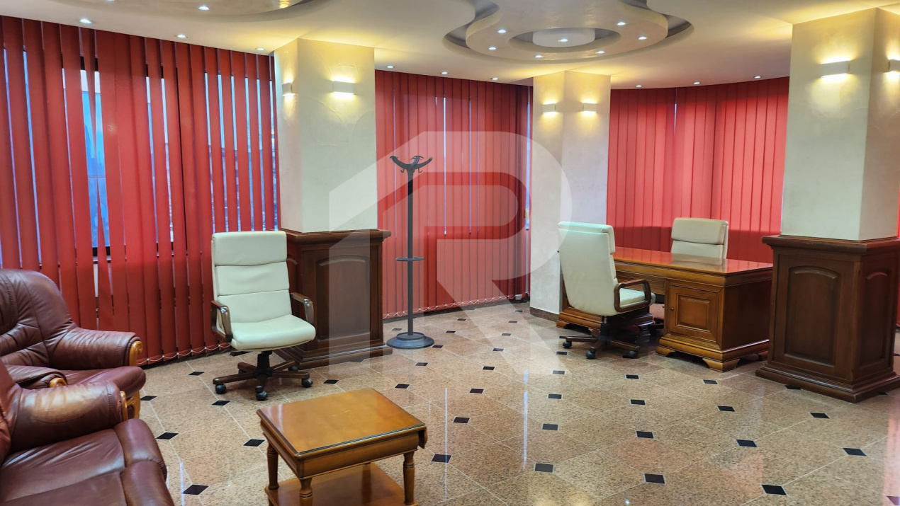 Spațiu premium birouri sau clinică, 2 corpuri, 12 parcări, lift, terasă - 7500 E