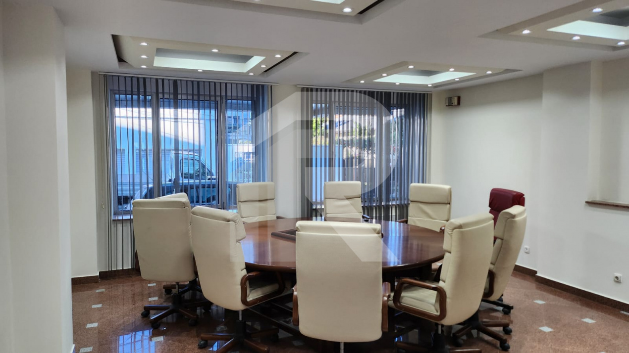 Spațiu premium birouri sau clinică, 2 corpuri, 12 parcări, lift, terasă - 7500 E