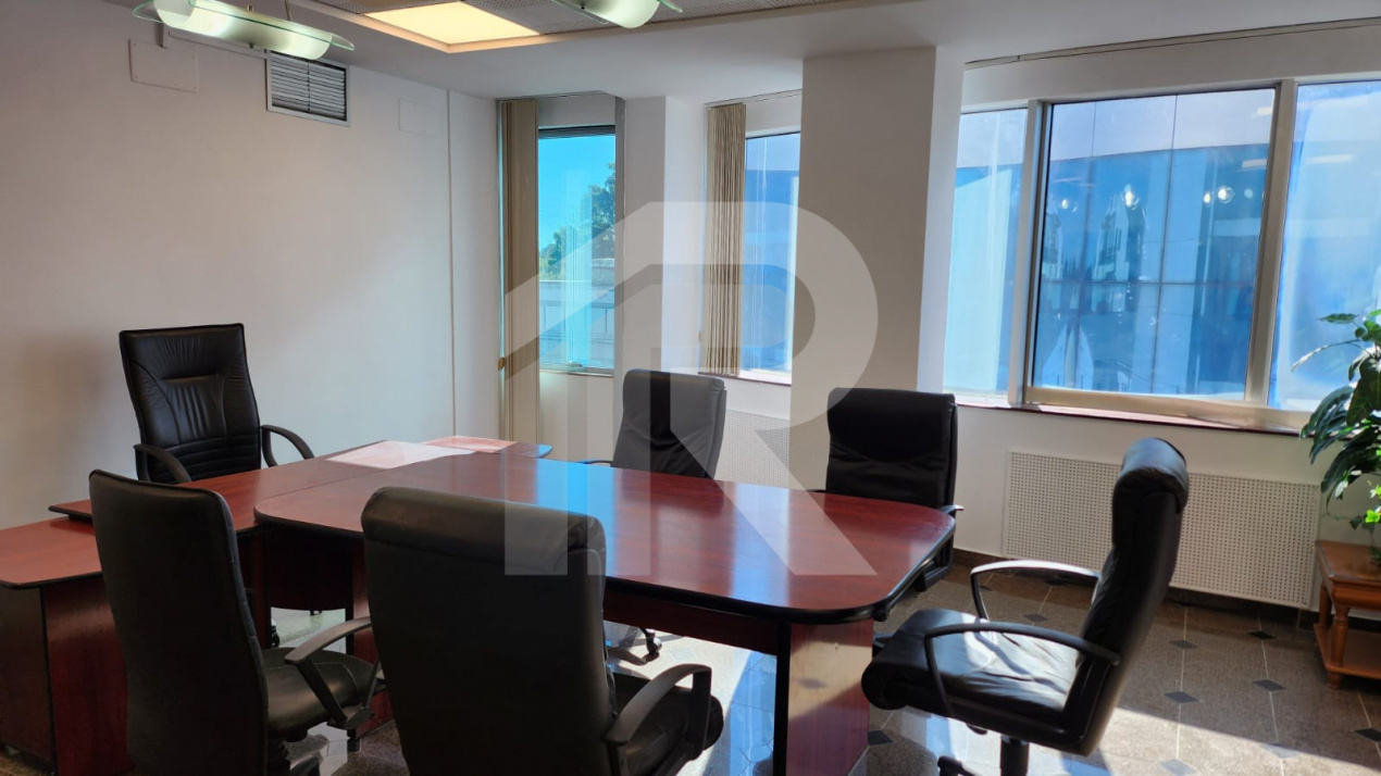 Spațiu premium birouri sau clinică, 2 corpuri, 12 parcări, lift, terasă - 7500 E