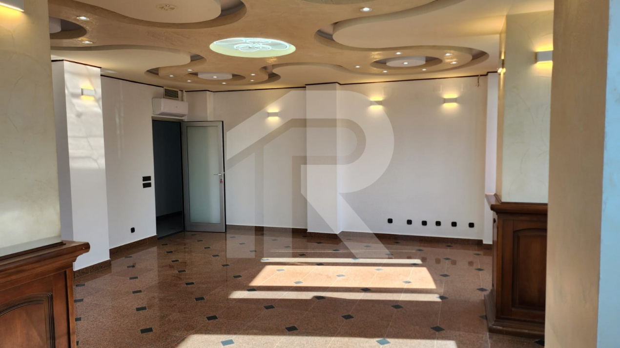 Spațiu premium birouri sau clinică, 2 corpuri, 12 parcări, lift, terasă - 7500 E