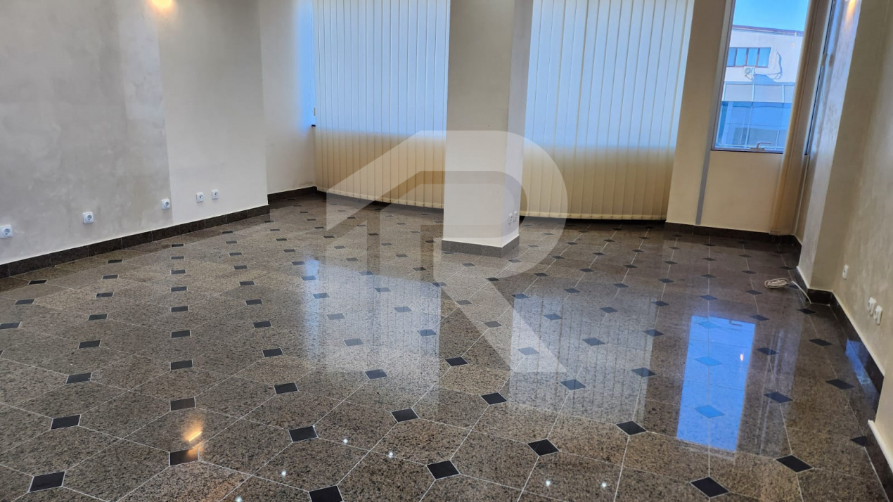 Spațiu premium birouri sau clinică, 2 corpuri, 12 parcări, lift, terasă - 7500 E